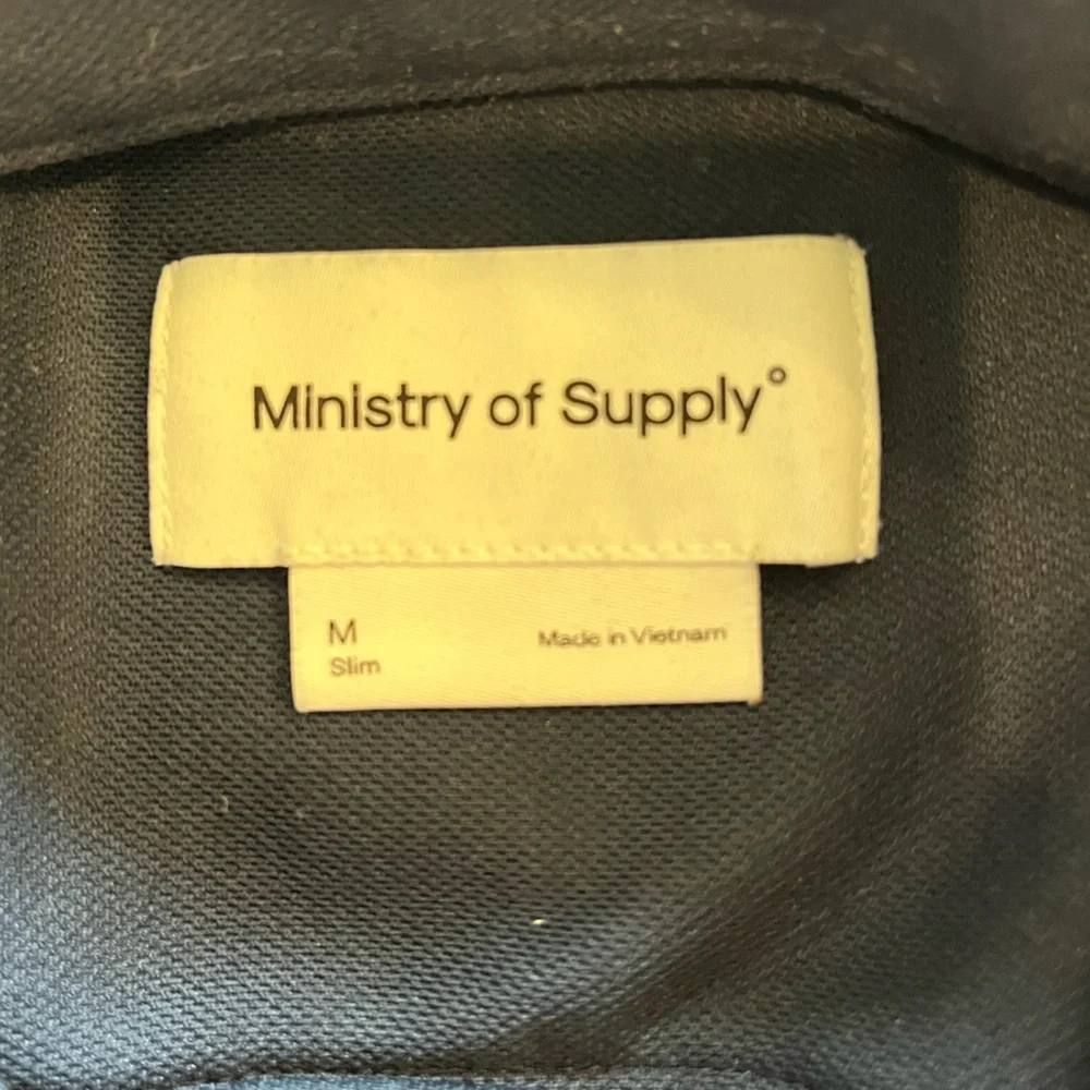 Ministry of Supply. Long sleeve. Apollo. Dress shirt w pocket. Size Medium. Navy - Picture 2 of 2